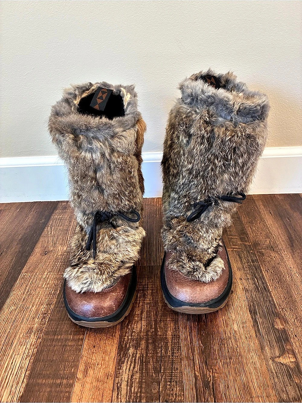 Ulu Boots Women's Sz 8 Brown Leather Rabbit Fur PrimaLoft Winter